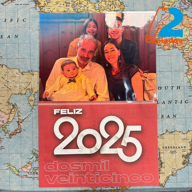 CALENDARIO PERSONALIZADO CON FALDILLA